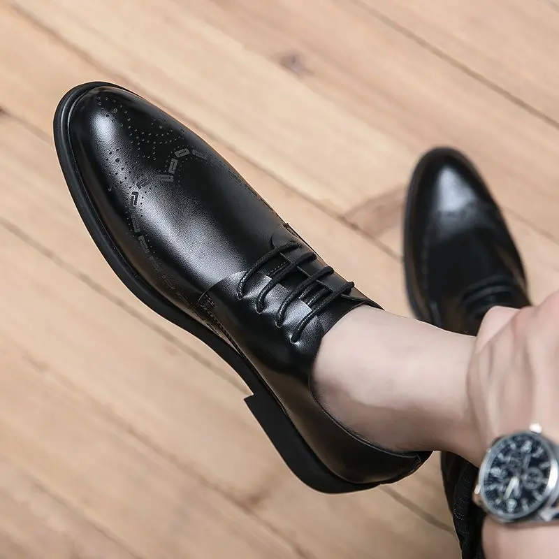 

Autumn New Men's PU Lace Up Gentleman's Classic Men's Shoes Brock Pattern Trend Business Leisure Style Hot Men's Shoes 8KH251