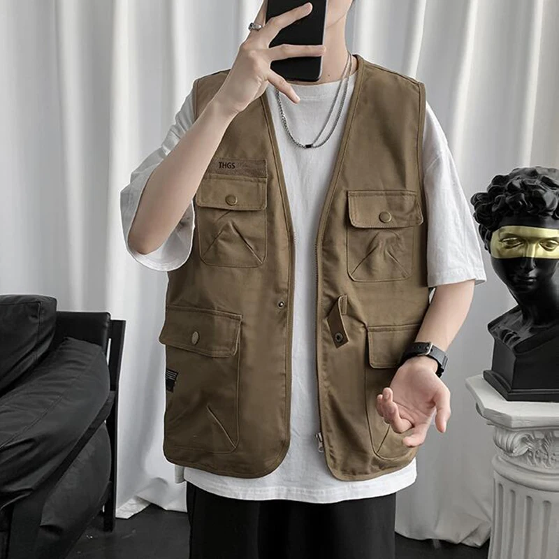 

2021 Vest Men's Summer Thin Fashion Brand Japanese Retro Sports Multi Pocket Personality With Sleeveless Coat Vest
