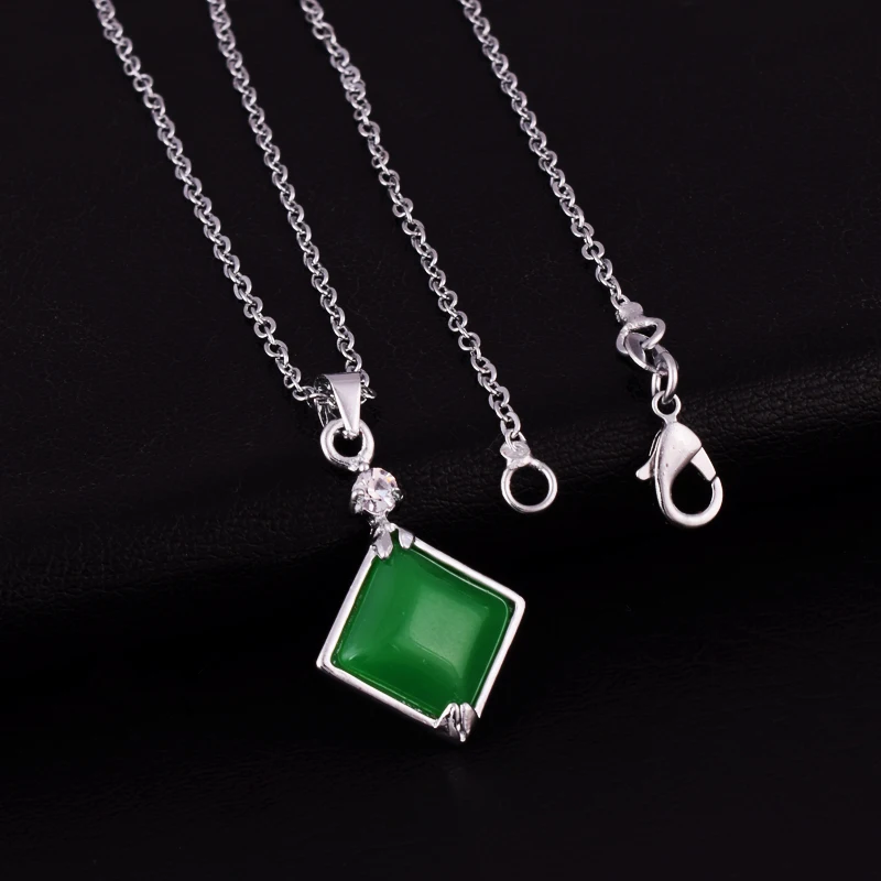 Очаровательная Женская подвеска с зеленым камнем квадратной формы красивые