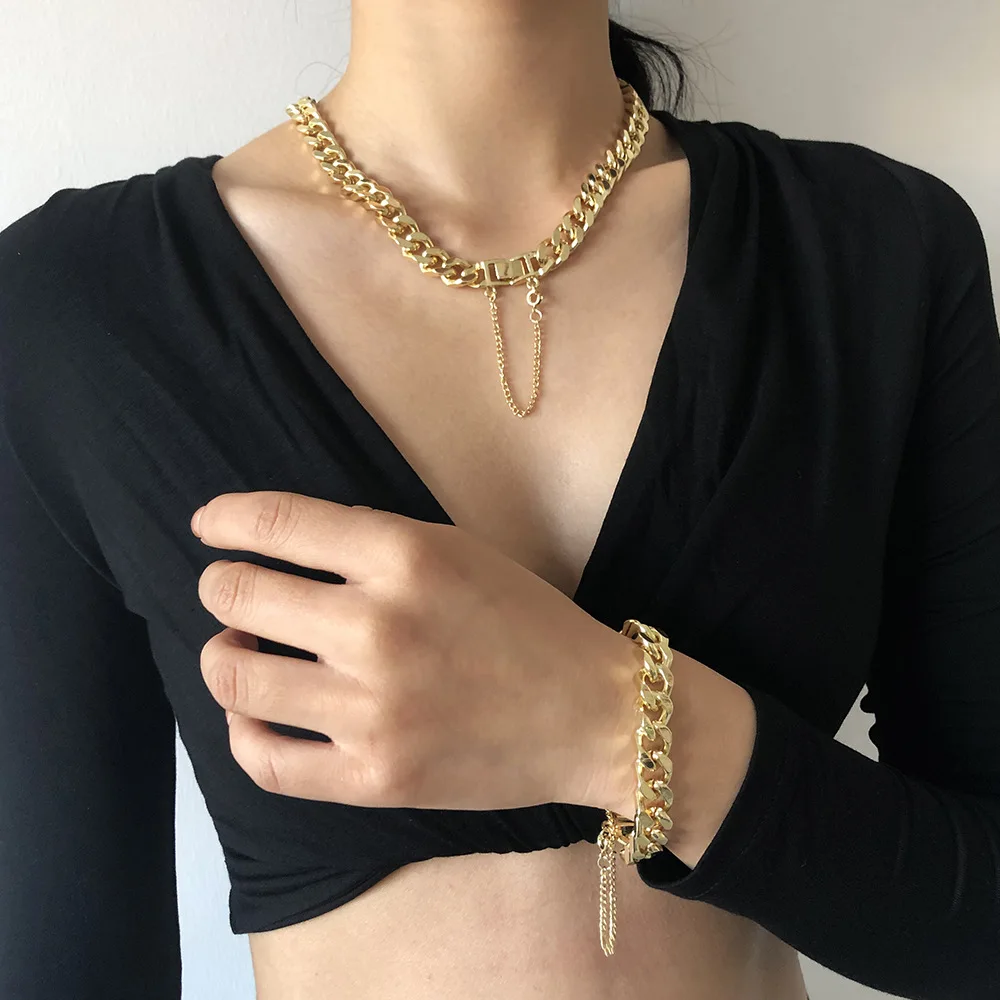 

Ladies Simple Retro Chain TasselT emperament Wild Exquisite Bracelet Luxurious Temperament Best giftN8136