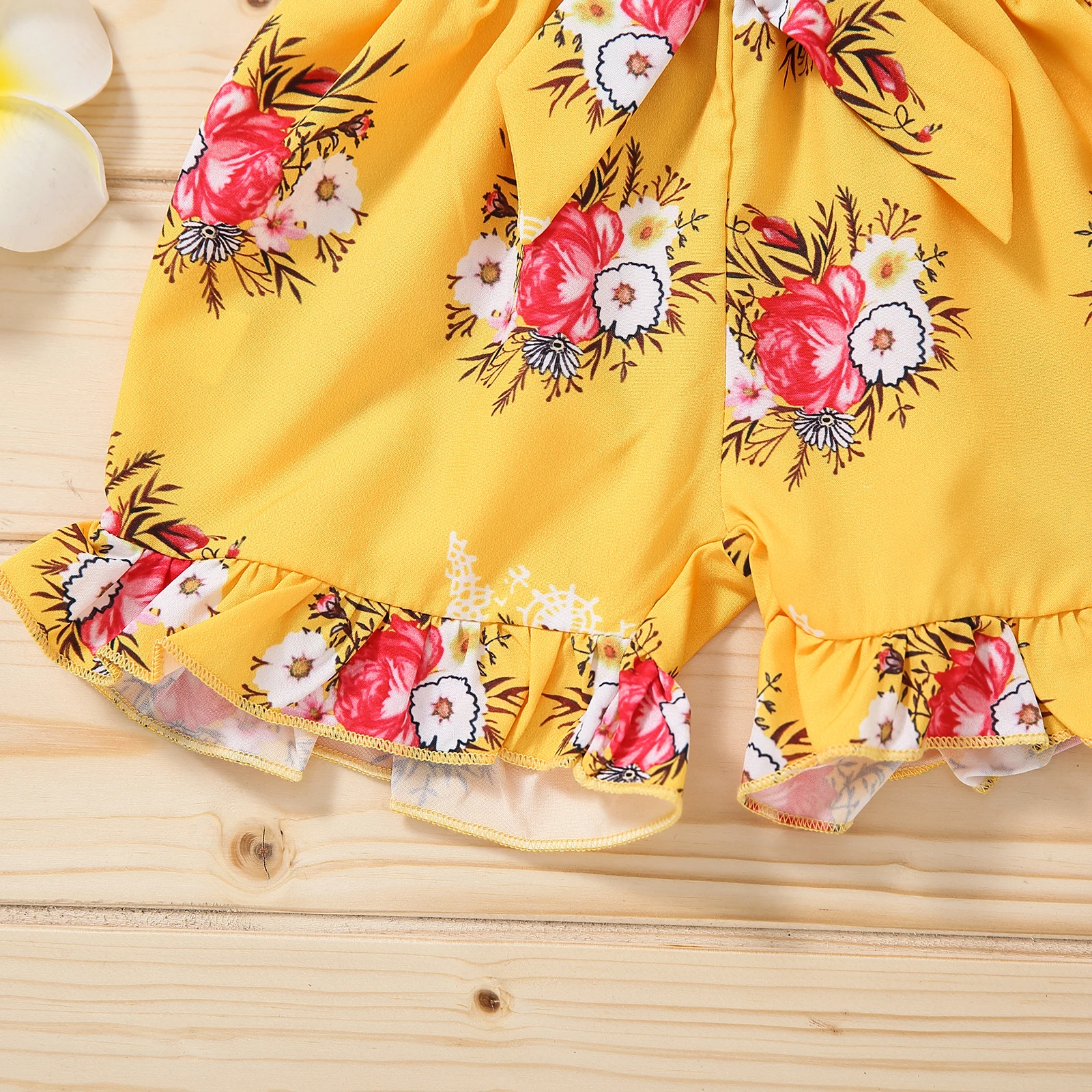 

Infant Baby Girl Print Romper Fly Sleeve Round Neck Bowknot Ruffle Button Down Jumpsuit Summer