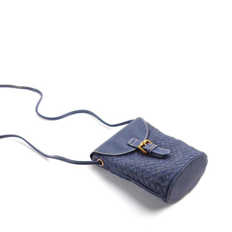 

Trendy simple Japanese pure leather original fashion casual woven leather high-quality messenger bag women
