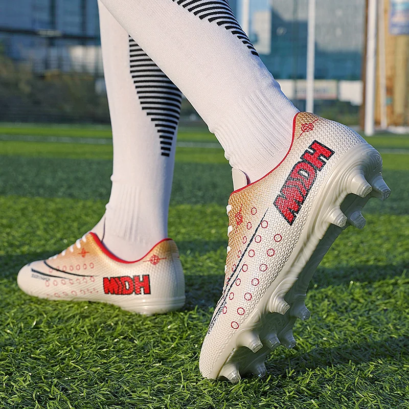 Кроссовки для футбола с длинным носком удобные легкие трендовые противоударные