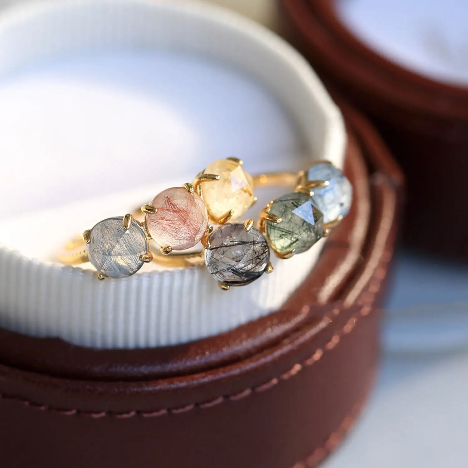 Фото Кольцо с натуральным кристаллом в японском стиле гинза из стерлингового серебра