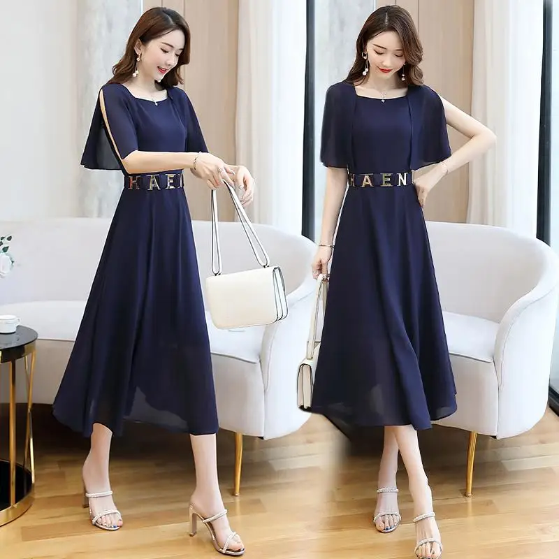 Женское приталенное шифоновое платье трапеция темно синее красное белое с