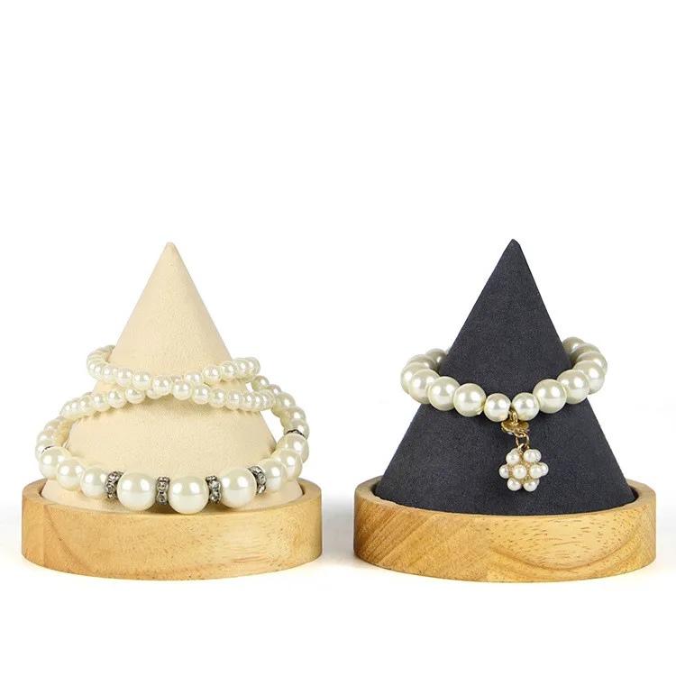 

Деревянная подставка-держатель для браслета, ожерелья