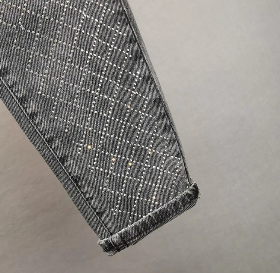 

Jeans female heavy Work hot drilling 2020 spring new European station fashion loose high waist was thin hole harem pants a1326