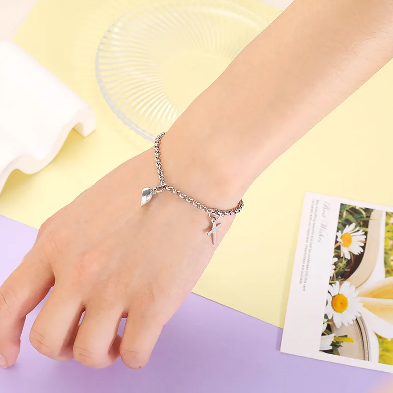 

2Pcs/Set Heart Cross Shaped Magnet Attraction Bracelet for Couples Stainless Steel Cuba Chain Men's and Women's Charm Jewelry