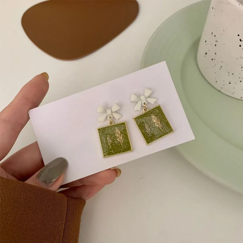 

Retro Bow Earrings Niche Design Personality Epoxy Geometric Earrings Fashion Earrings Temperament Popular Jewelry