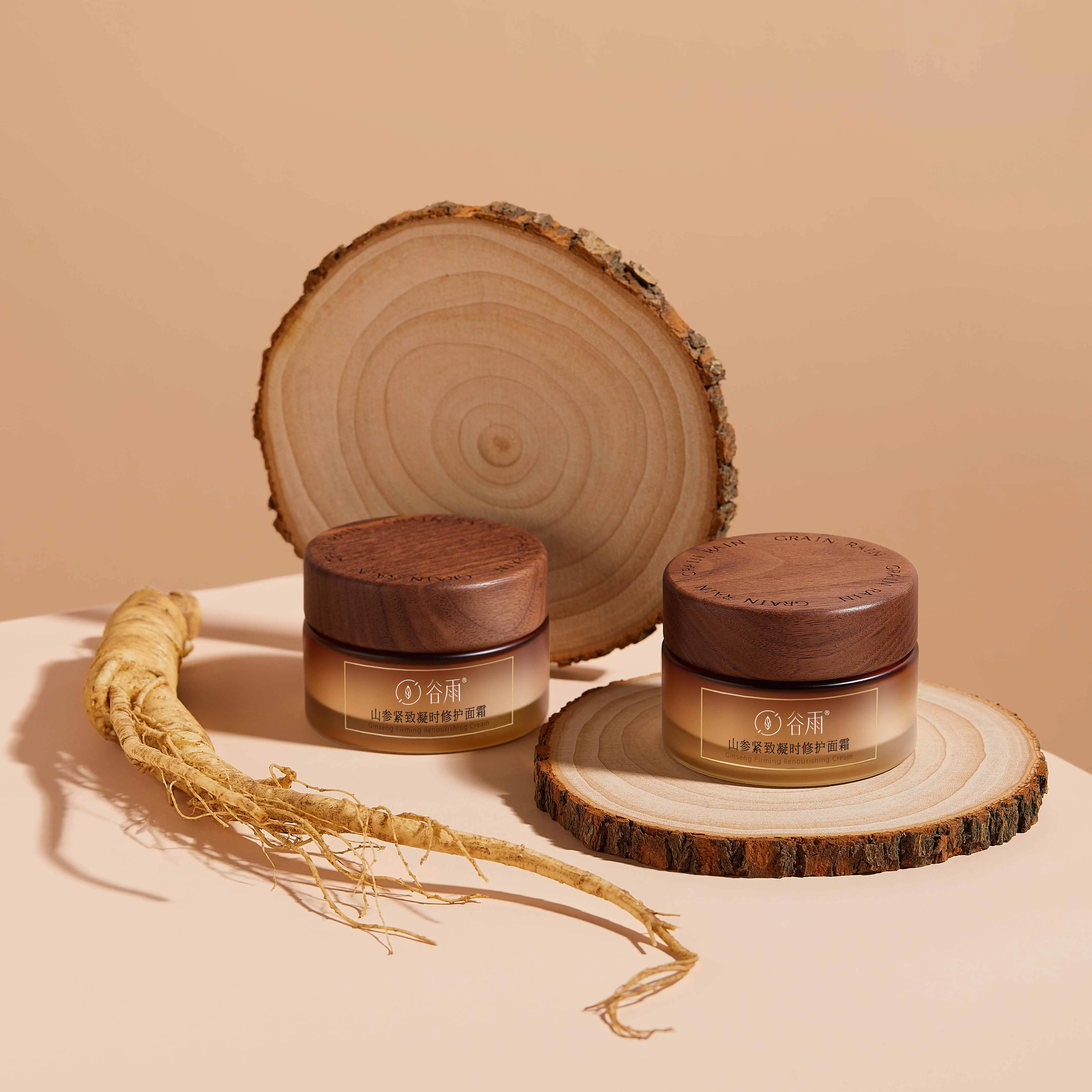 

Восстанавливающий омолаживающий крем от дождя и женьшеня