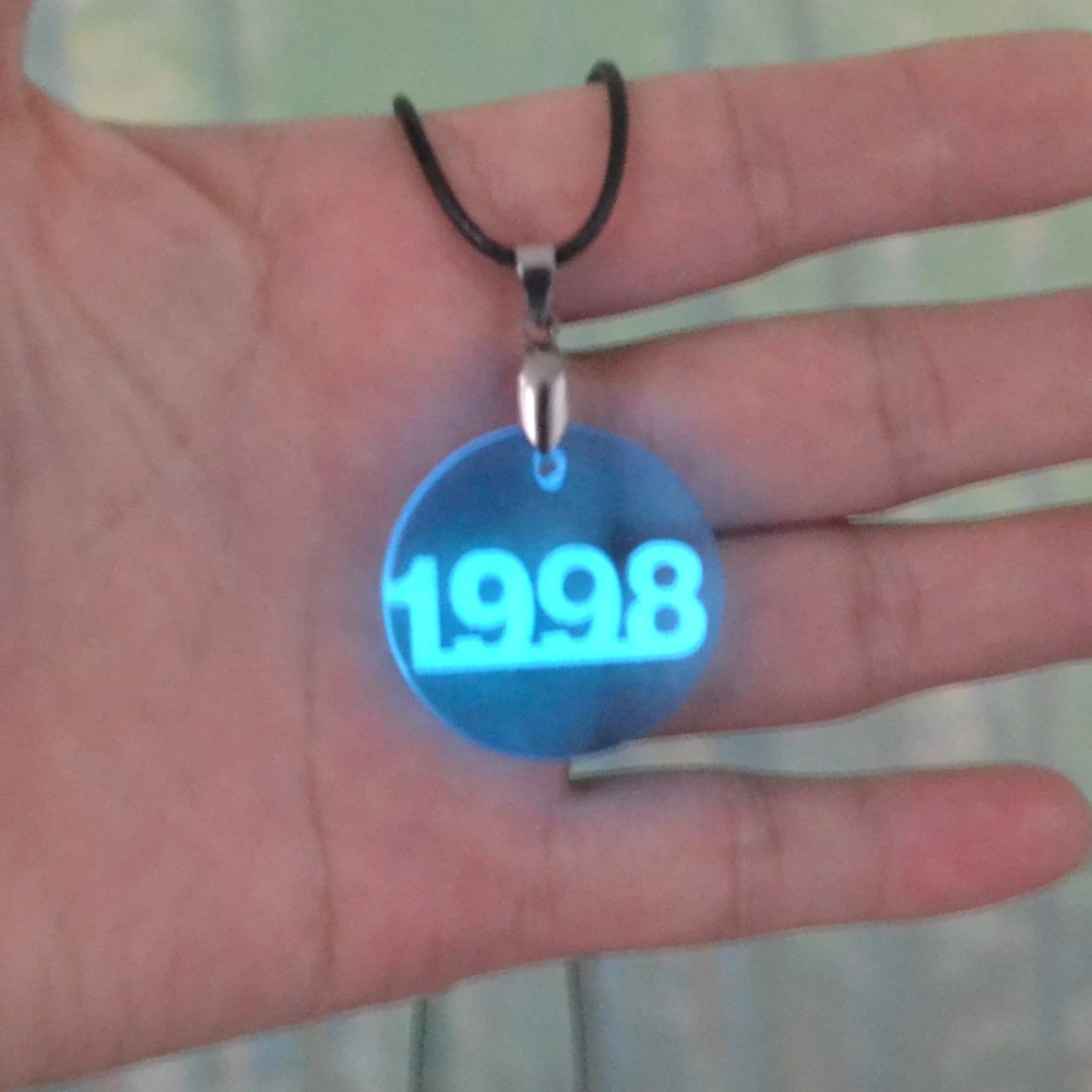 

1980-2022 ожерелье День рождения, каждый приспособлен для ношения ювелирных изделий, «Сияние в темноте после поглощения светильник», подарок