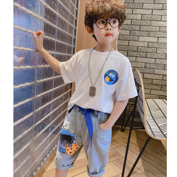 

Boys summer suit 2020 new casual cartoon children's cotton short-sleeved denim shorts cropped pants.