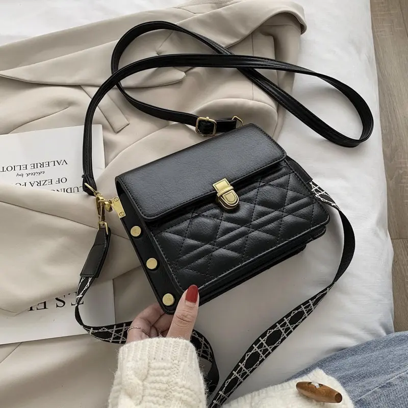 

2020 Luxury Women Handbag Leather Female Simple Small Crossbody Bag Single Shoulder Wide Strap Special Lock Handbags Designer