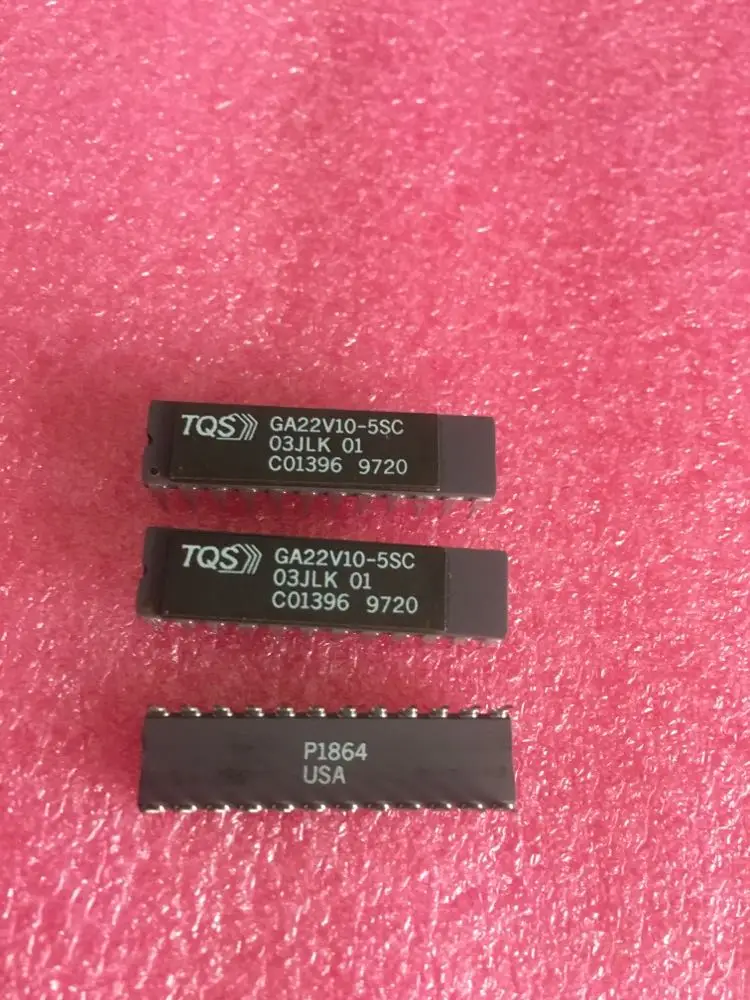 Новые оригинальные импортные D8008-1 GA22V10-5SC P4004 IP80C86-4 CP80C88-4 AMD-K6/233AFR гарантированное