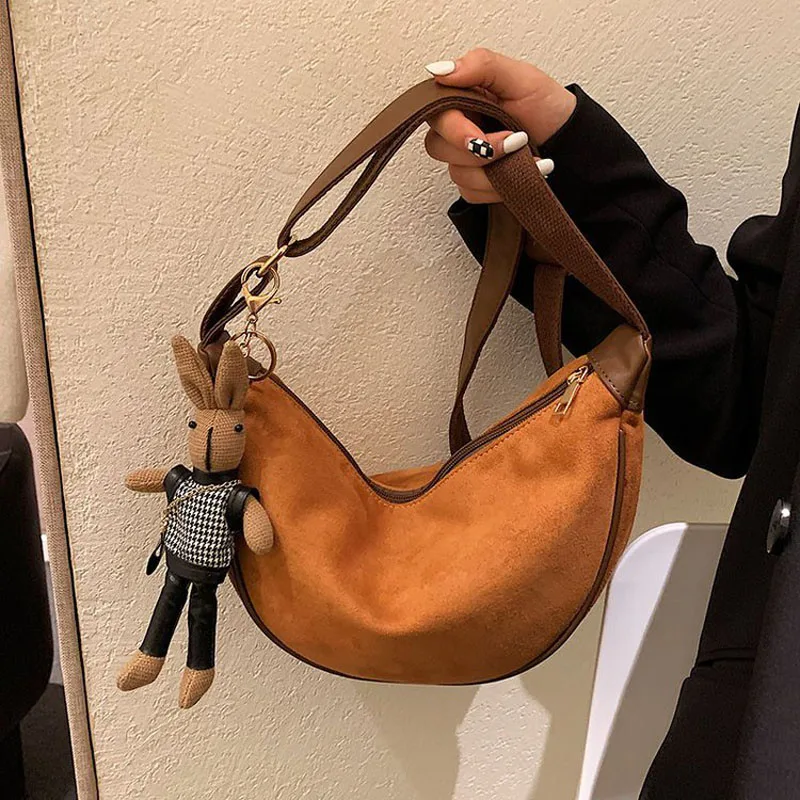 

Роскошная дизайнерская сумка-мессенджер, новинка 2021, зимняя матовая сумка на плечо, модная сумка-пельмень, женская сумка для путешествий, од...