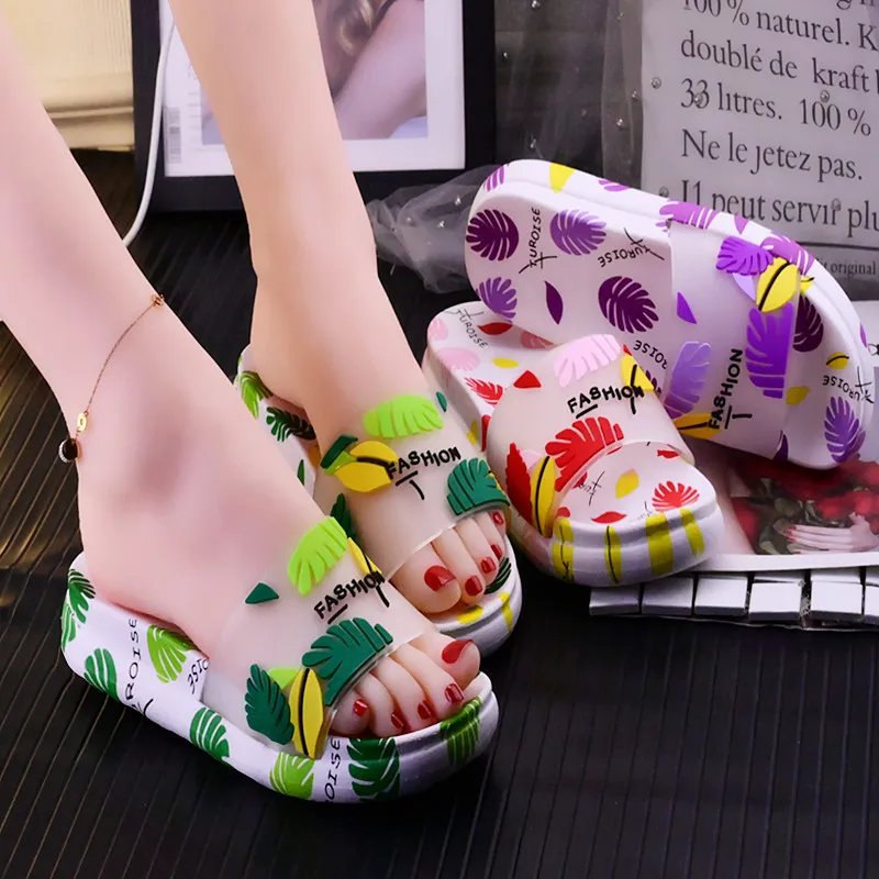 

2021 Soft Womans Sandals Outside Summer Womans Home Slippers Indoor Flat Non-slip Bath Bathroom Ladies Slides Beach Casual Shoes