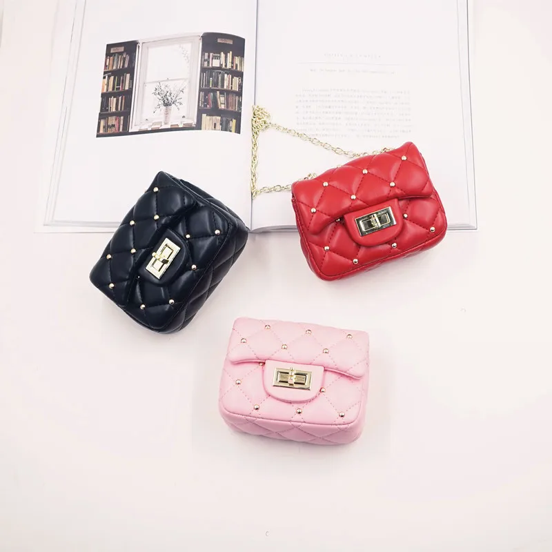 Модная сумка из искусственной кожи с заклепками для девочек маленькие