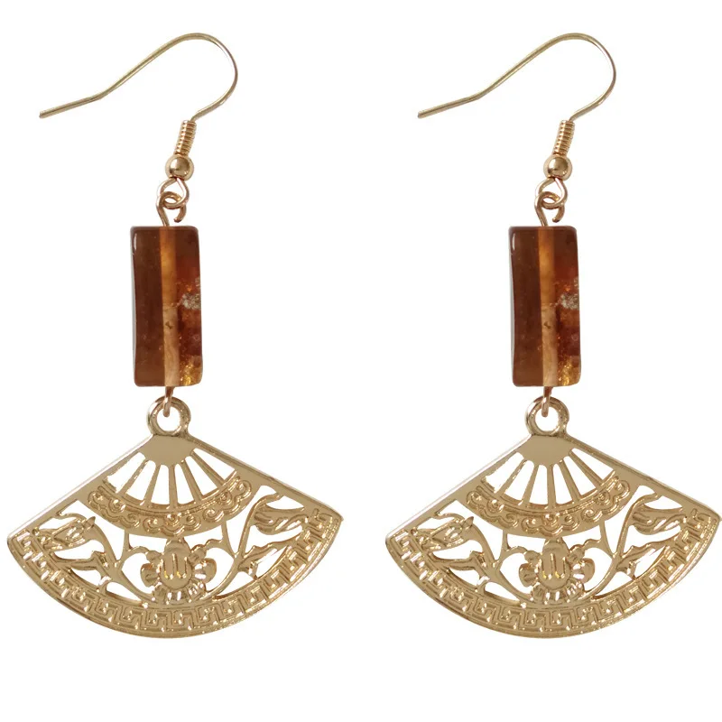

Vintage Delicate Fan Shape Hallow Out Pattern Gold Plating Alloy Dangle Earring Luxury Retro Women Gift