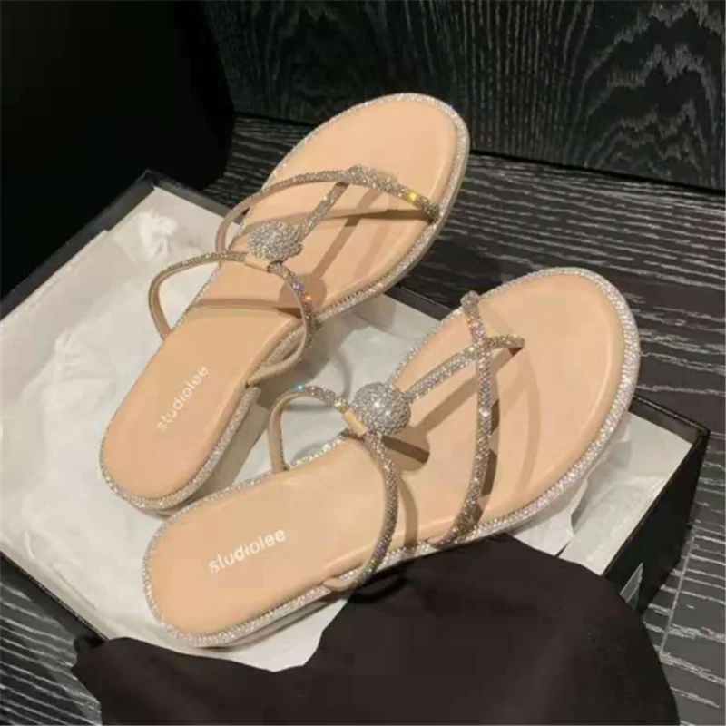 

2021 new fashion Flat bottomed beach slipper with clip toe woman slippers 2044