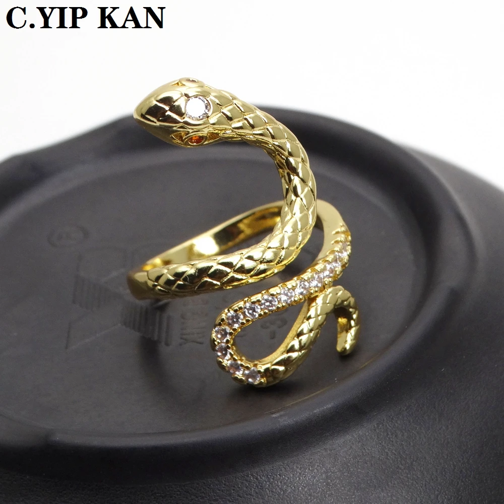 Женское кольцо с инкрустацией из фианита Ширина 28 мм|Кольца| |