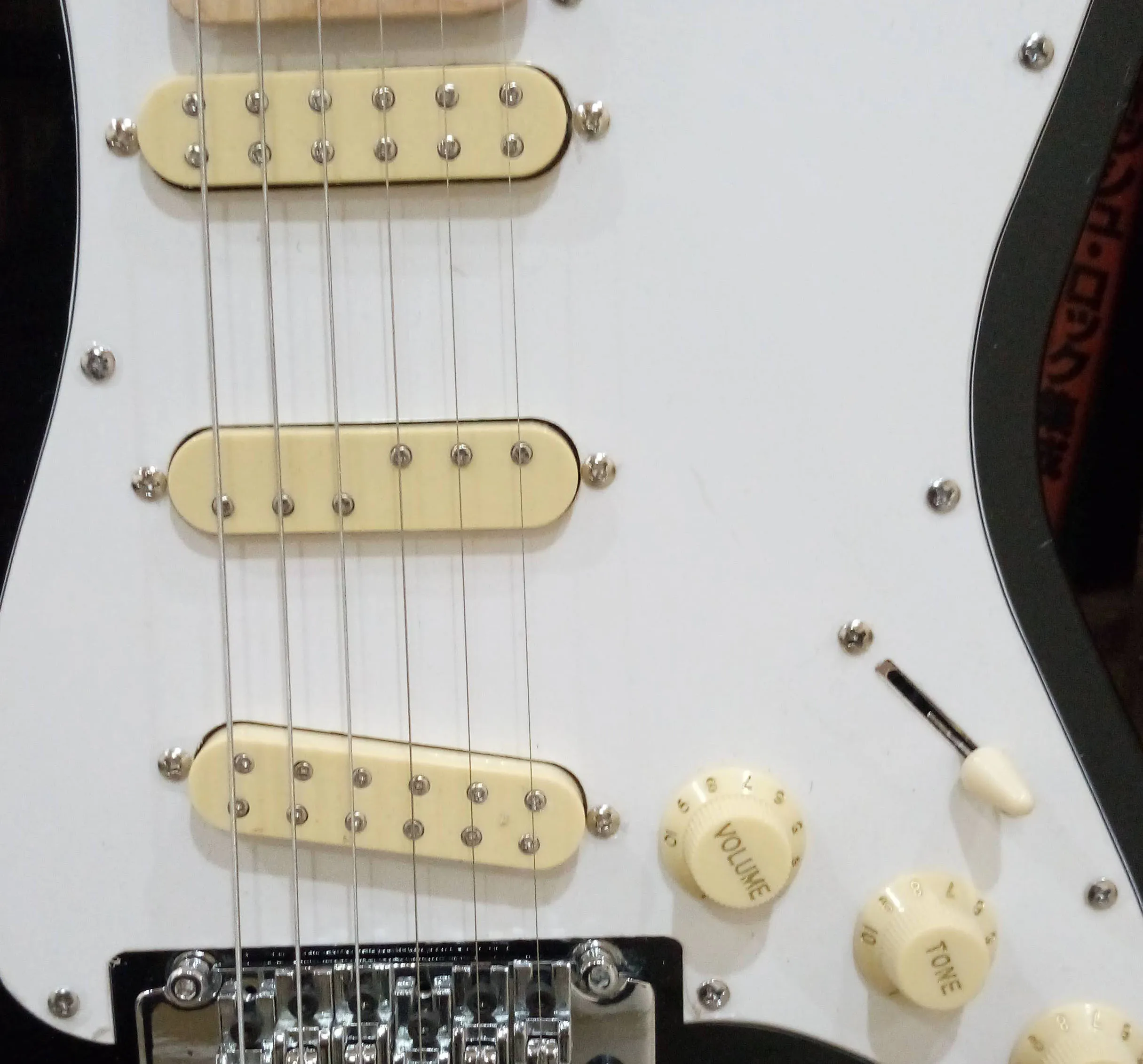 Пользовательская электрическая гитара в Sunburst | Спорт и развлечения