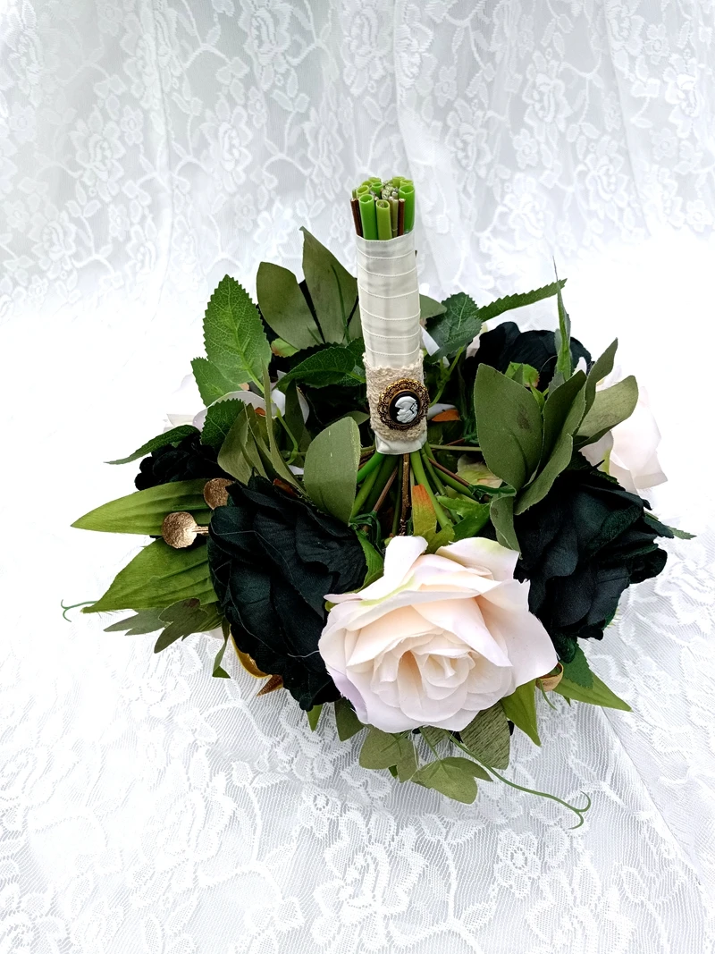 

Round Dark Green Poney Wedding Flowers Elegant and Lovely Gold Calla Lily Bridal Bouquet 10inch Bridesmaid Flowers