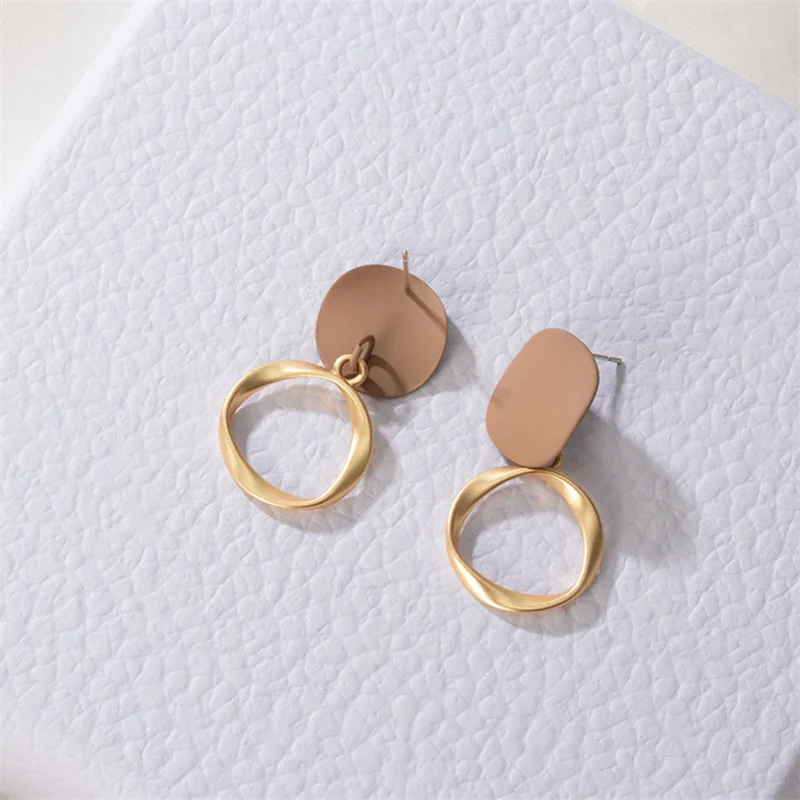 

Autumn and winter new brown earrings retro matte drop earrings female metal fashion statement dangle earrings 2020 fashion trend