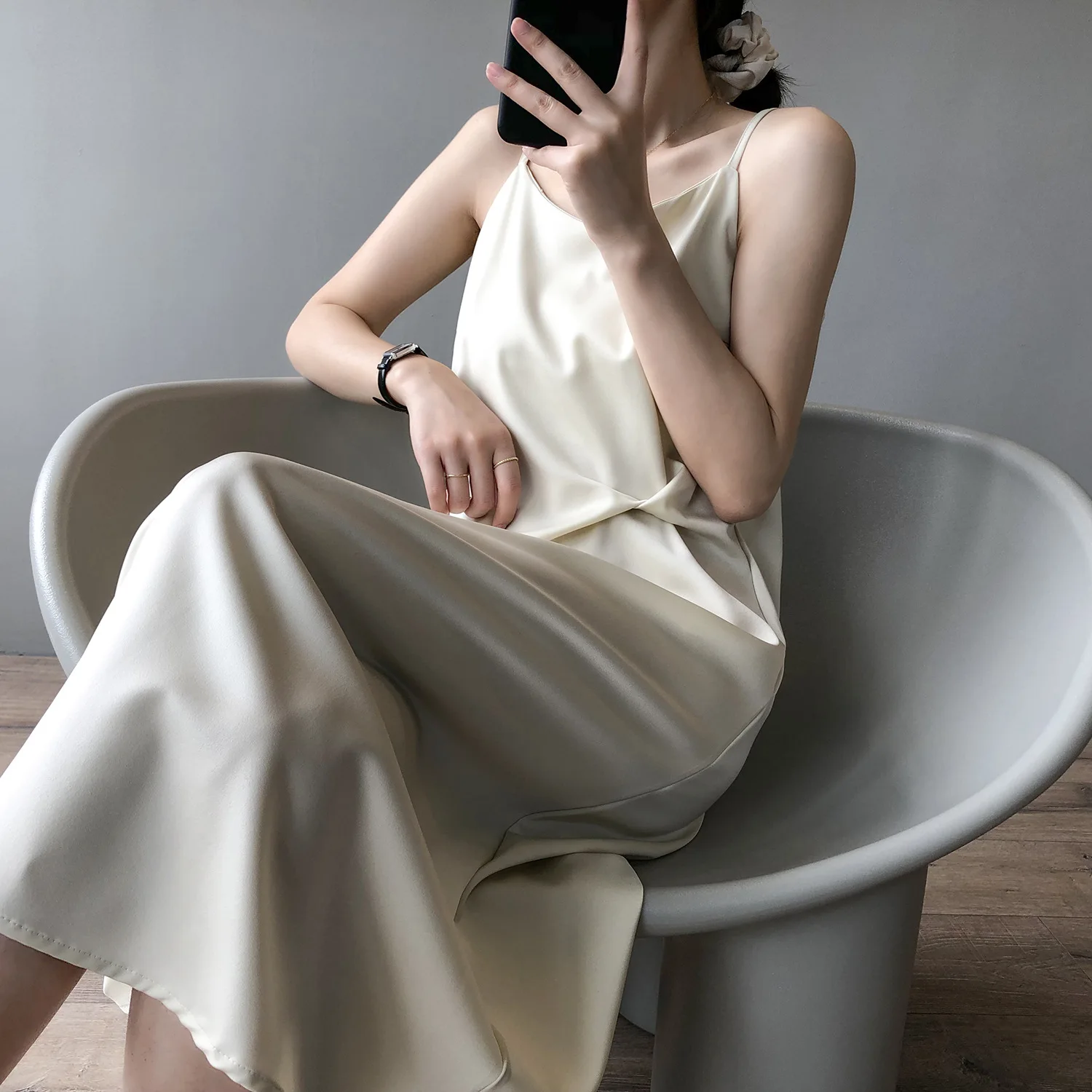 

2021 New Summer Retro Suspender Satin Dress Women's Long Dress Thin Spaghetti Strap Mid-Calf Dress