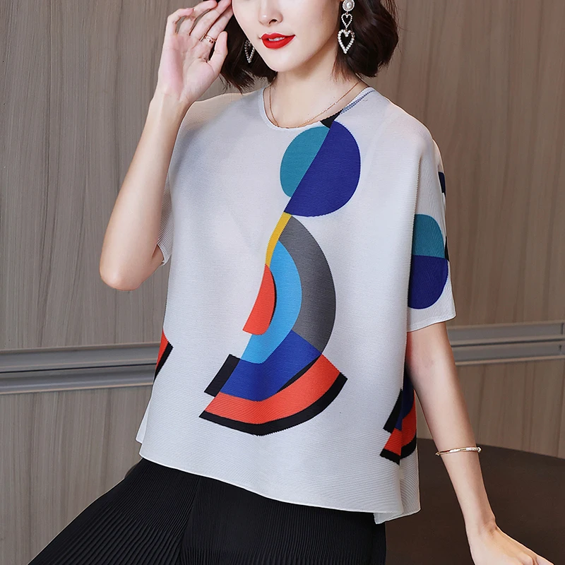 

T Shirt Women Plus Size New Fashion Printed Round Neck Loose Stretch Miyake Pleated Short Tops For Women 45-75kg