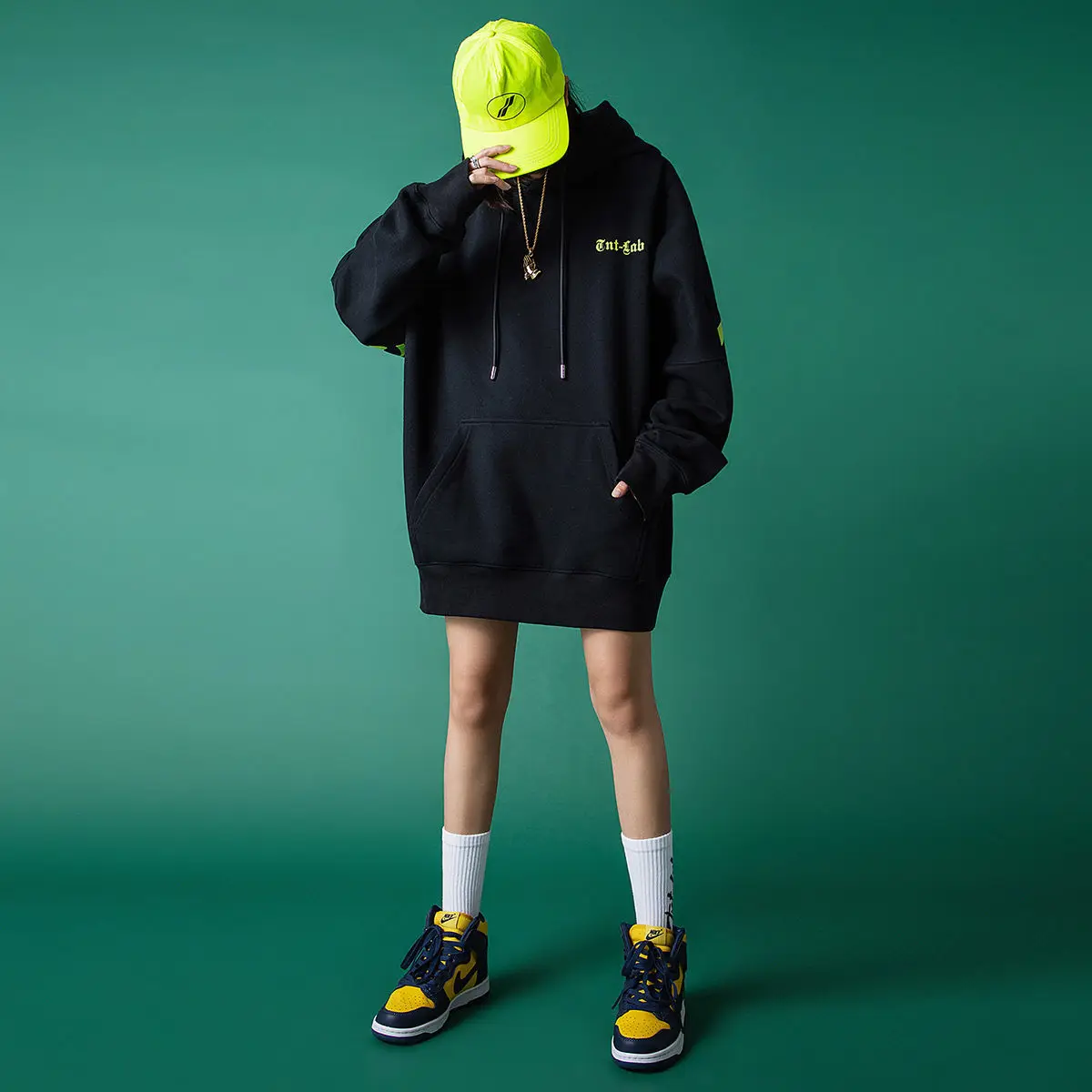 

Street tide brand letter printed hooded sweater women's 2021 spring ins tide hip-hop couple coat