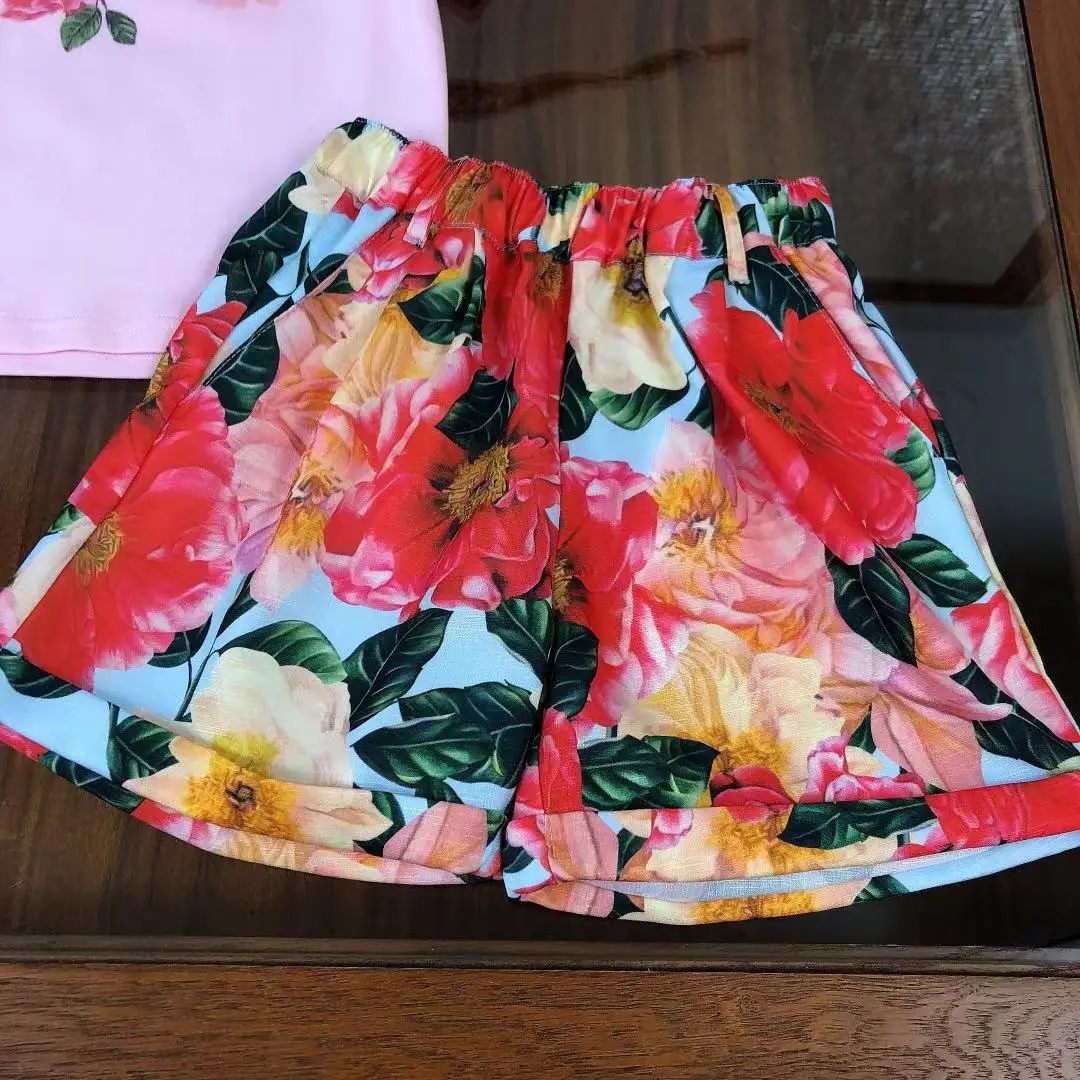 

Girls net red suit western fashion summer short-sleeved t-shirt summer Korean version of the big children's shorts two-piece set