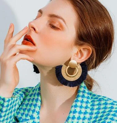 Женские серьги кисточки ручной работы зеленые/черные подвески в стиле бохо