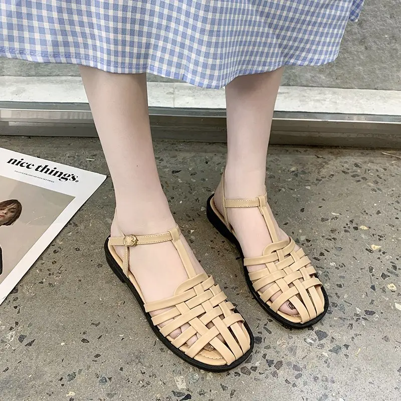 

Women Flats Sandals 2021 Summer Fashion Cross Weaving Closed Round Toe Leather Shoes Vintage Beige Female Casual Flat Shoes