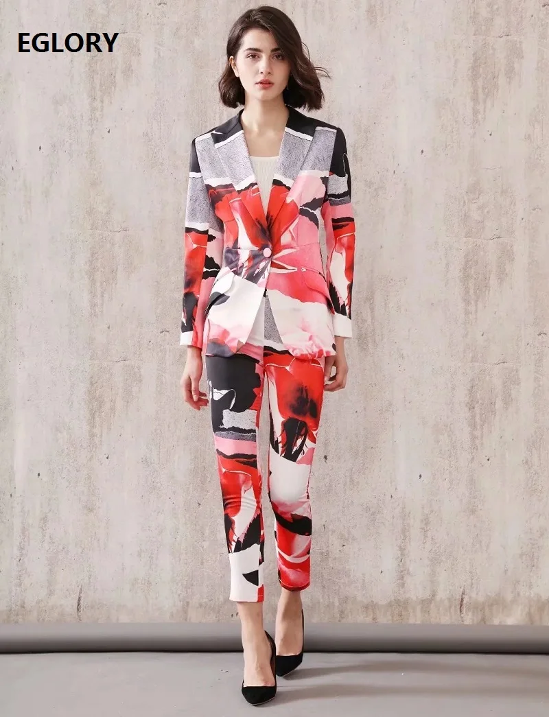 Женский брючный костюм блейзер на одной пуговице с цветочным принтом роз и брюки