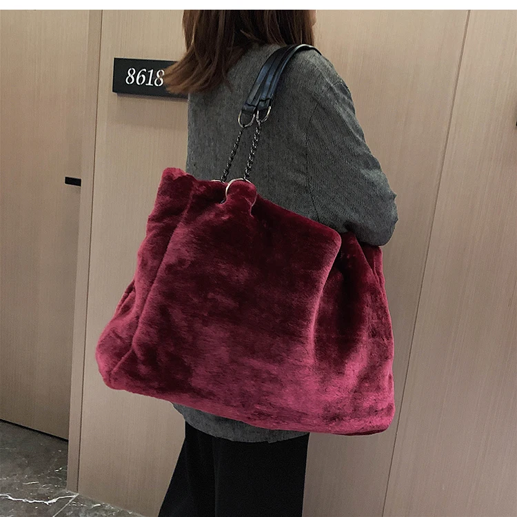 Original Brand Autumn And Winter Plush Shoulder Bag& Large Capacity Chain Tote Bag Width 49cm High 31cm Thickness 13cm