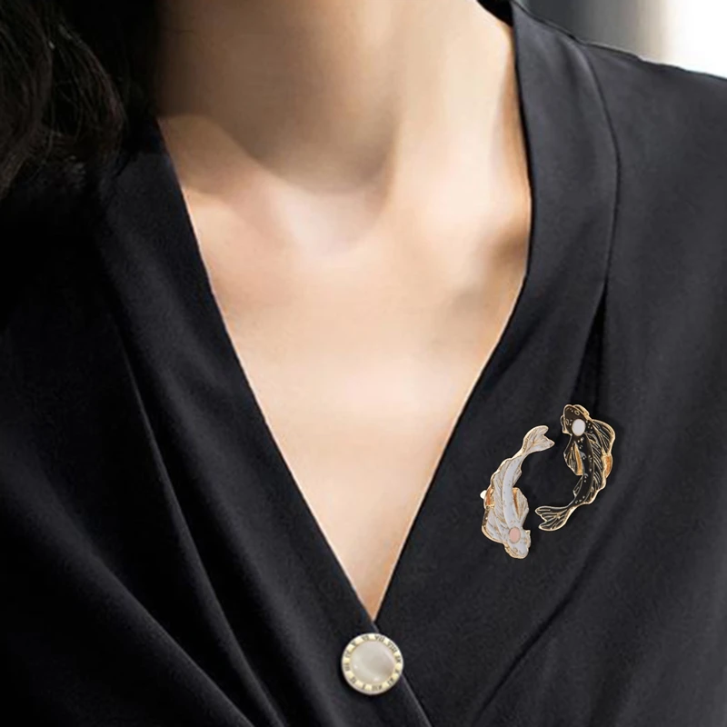 2 шт. Инь-Янь брошь с рыбой значки эмалированная булавка черный белый розовый карп