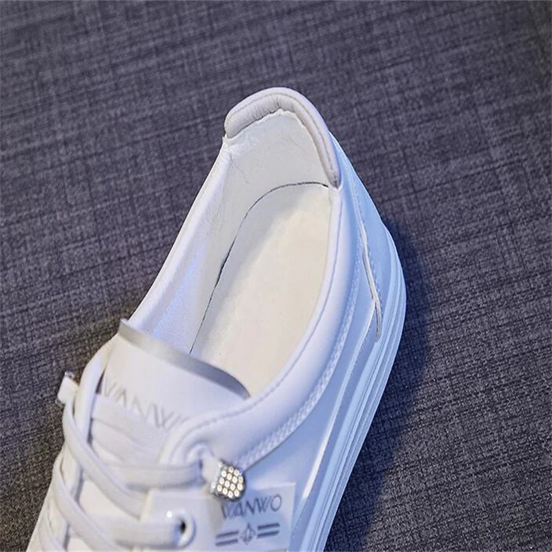 

Women Vulcanize Shoes breathable leisure sports shoes Thick bottom muffin student shoes Women's flat Running board shoes