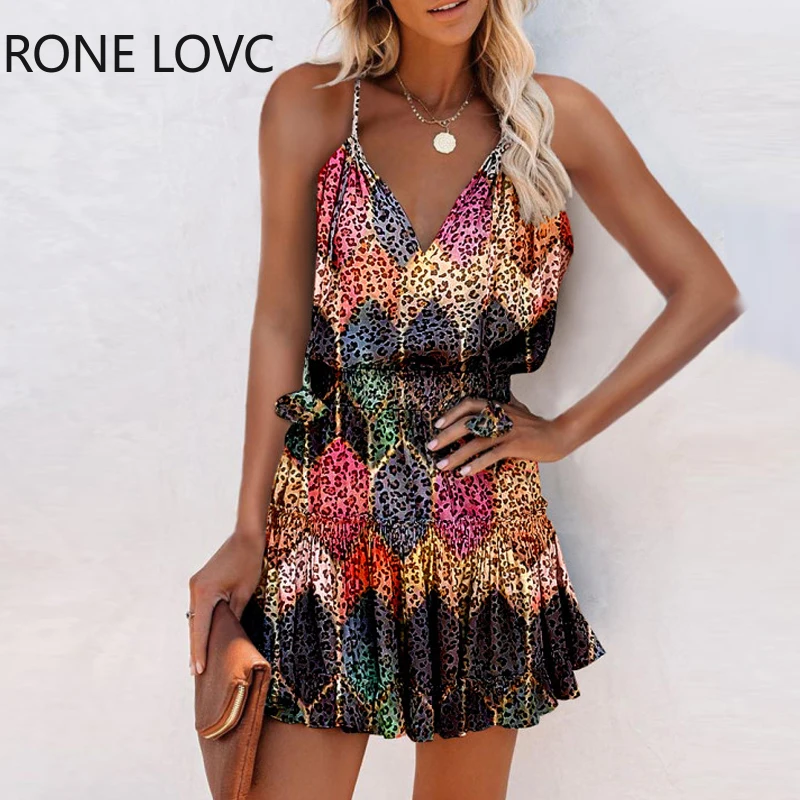 Женское мини-платье без рукавов с разноцветным принтом на тонких бретелях