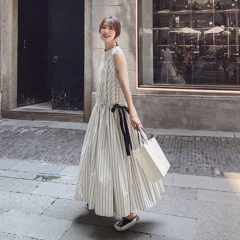 Платье LANMREM женское с круглым вырезом однобортное свободное в белую полоску