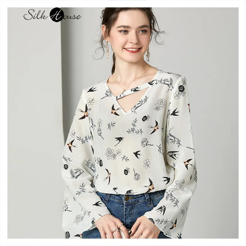 Женская шелковая рубашка с цветочным принтом V образным вырезом и расклешенными