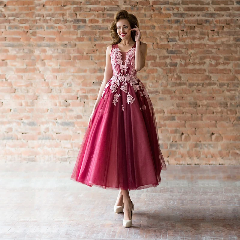 

2021 New Arrival A Line Tea Length Prom Party Dresses Lace Sleeveless Square Neckline Evening Gowns Short Back Out Pleating