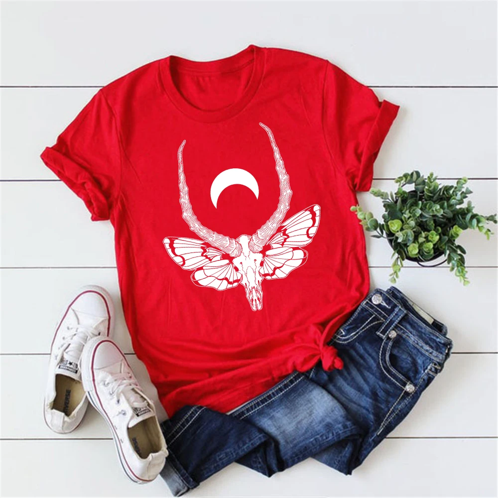 Женская готическая футболка с черепом кристаллами Луной и смертью молью язычник