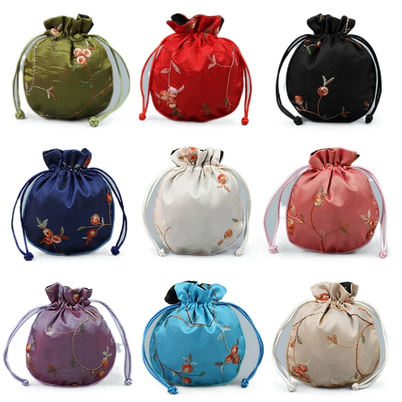 

Chinese wind national hand-embroidered festive beam pockets Jewelry gifts candy beads hand-string Gift bags