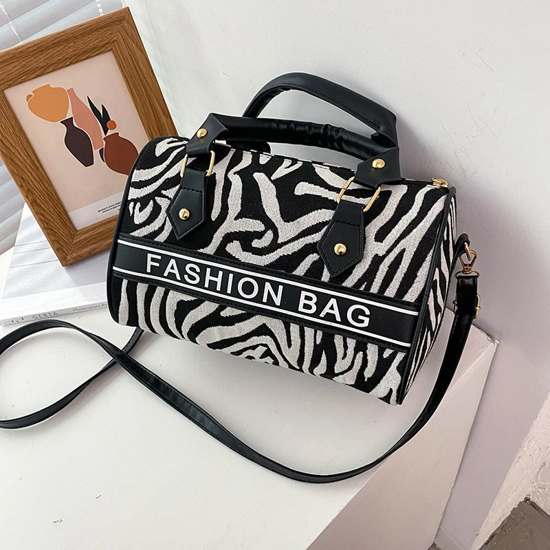

Qianniao Lattice Bag Women's Bag Winter New Fashion Foreign Style Leopard Print Simple Portable Single Shoulder Messenger Bag