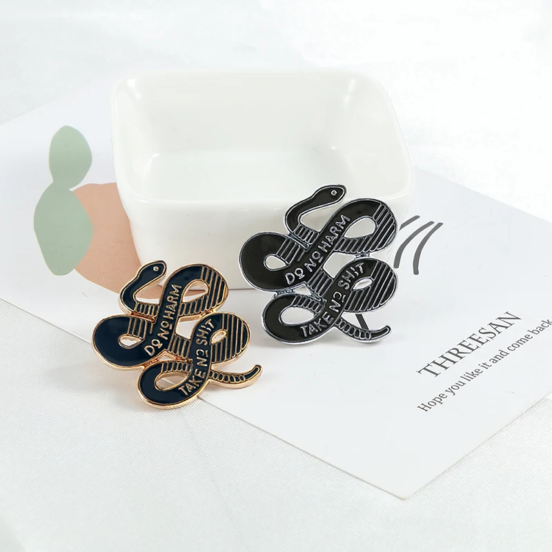 Черные броши в виде змеи темные панк золотые эмалевые булавки не причиняют вреда