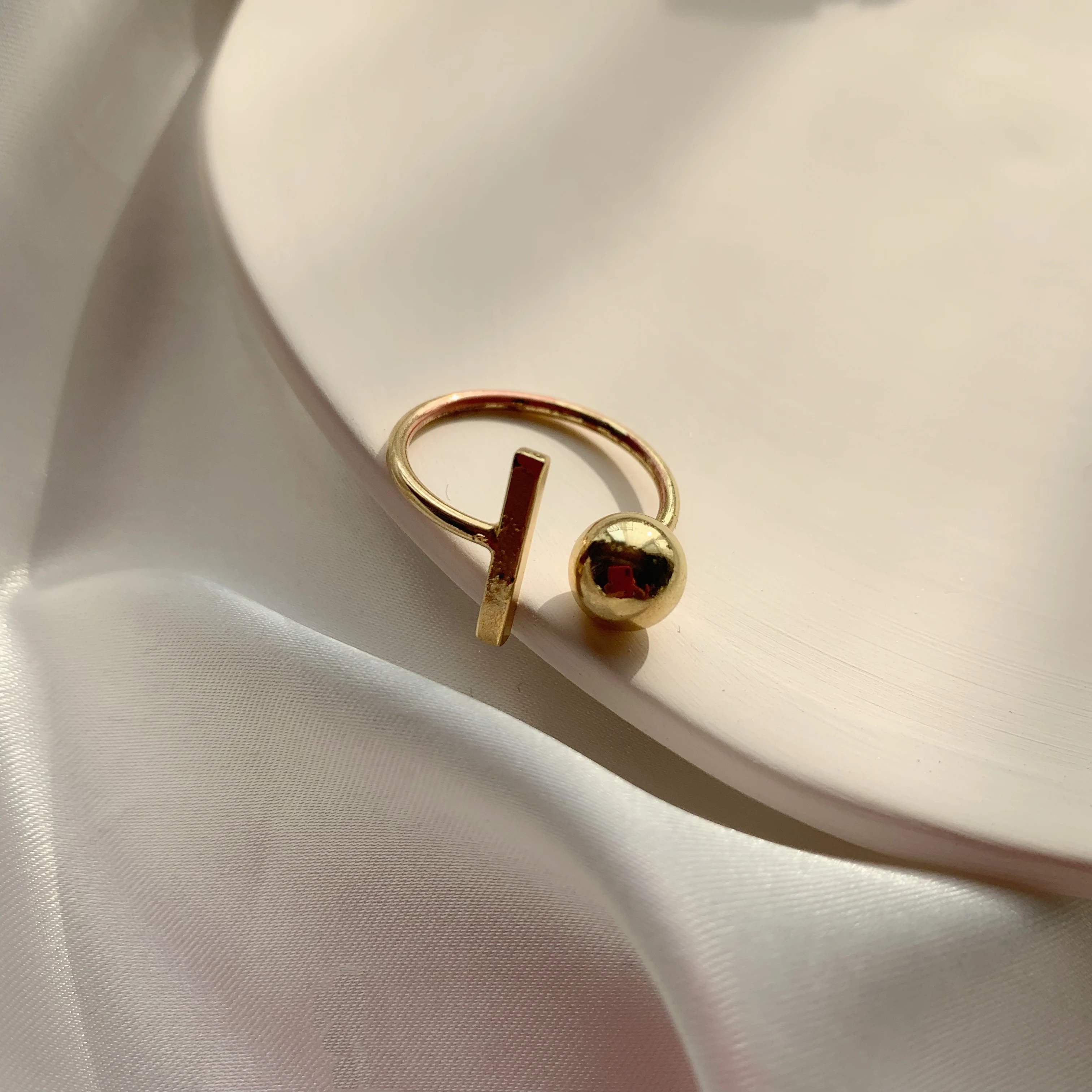 Женское асимметричное кольцо с золотистыми шариками регулируемый размер|Кольца|