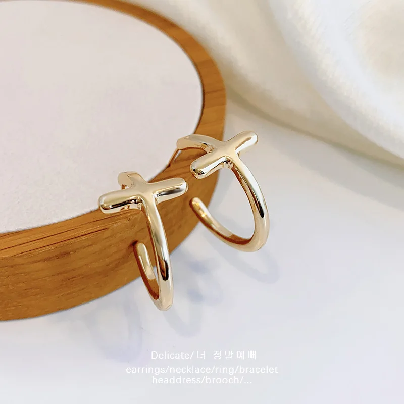 

Korean Vintage Simple Gold Color Cross Stud Earrings for Women Fashion Geometric Hoop Earrings Party Jewelry Wholesale