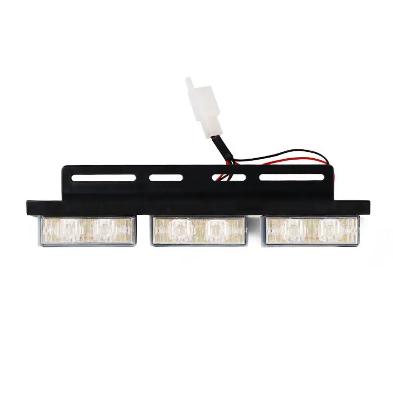 Сетевая синяя вспышка знаменитостей в автомобиле один буксир два средних