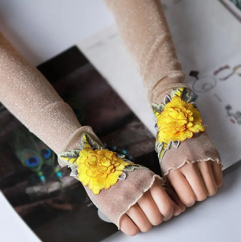 Перчатка женская прозрачная с цветочной вышивкой длинная солнцезащитная