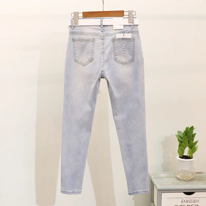 Женский комплект из футболки и джинсов хлопковый двух предметов футболка с 3D